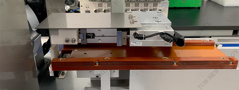 Battery PVC Film Heat Cutting and Remove Machine