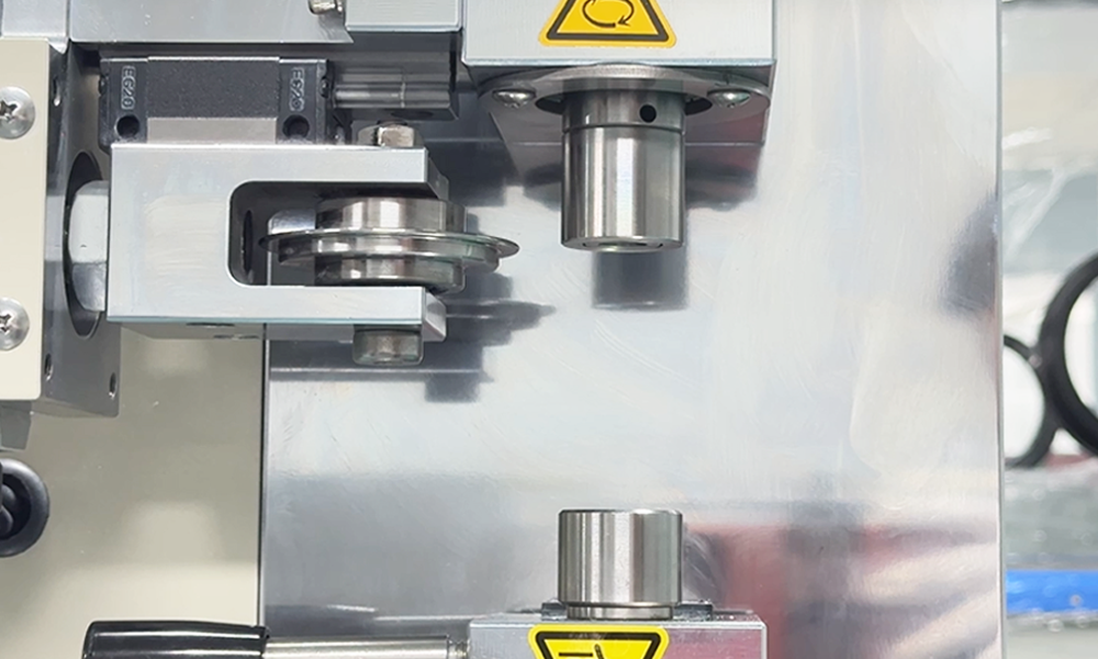 Cylindrical Cell Grooving Machine