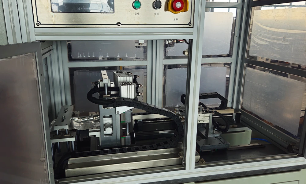 Automatic Continuous Pouch Cell Case Forming Machine for Aluminum-Laminated Film